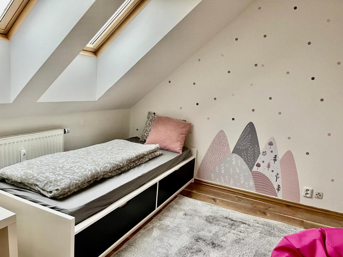 Apartman Pod Horama Leilighet Jilemnice Eksteriør bilde